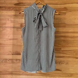 🎀 Judith & Charles Sleeveless Tie-Neck Blouse – Size 4